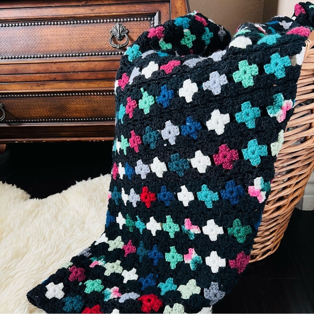 50”x75” Hand-Crochet Multi-Color Granny Square Floral Blanket Throw .